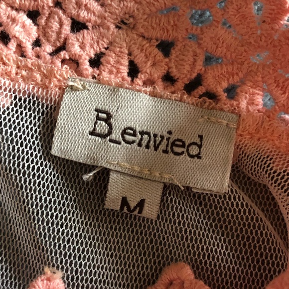 Cute Top - Picture 4 of 8